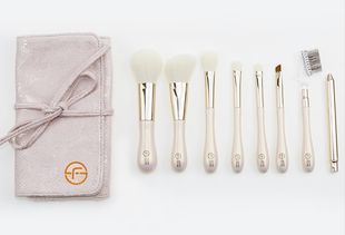 專注服務(wù)，成就品牌 東莞向日葵美容用品公司致力口腔衛(wèi)生用品行業(yè)領(lǐng)袖