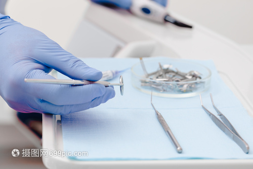 牙科器械 口腔醫(yī)生的得力助手與日?？谇恍l(wèi)生用品